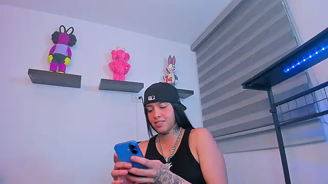 Snapshot of Gangster_Girl chatting on November 13, 2025, 12:53 am Gangster Girl online show from November 13, 2025, 12:53 am