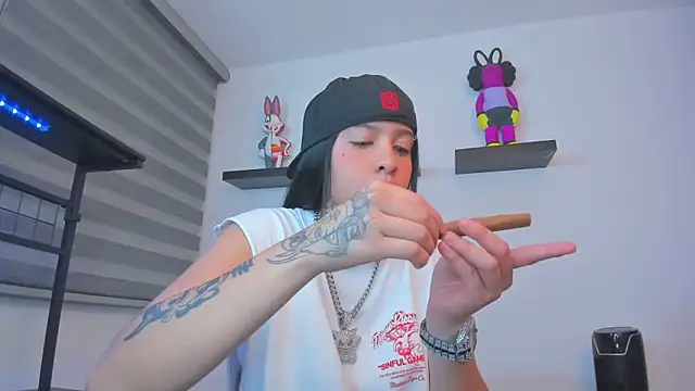 Snapshot of Gangster_Girl chatting on November 26, 2025, 11:06 pm Gangster Girl online show from November 26, 2025, 11:06 pm