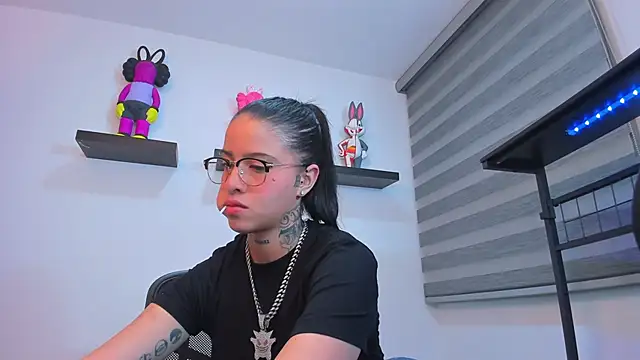 Snapshot of Gangster_Girl chatting on November 28, 2025, 3:42 am Gangster Girl online show from November 28, 2025, 3:42 am