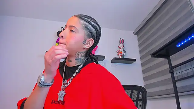 Snapshot of Gangster_Girl chatting on December 4, 2025, 4:44 am Gangster Girl online show from December 4, 2025, 4:44 am