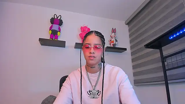 Gangster Girl online show from December 23, 2025, 4:10 am