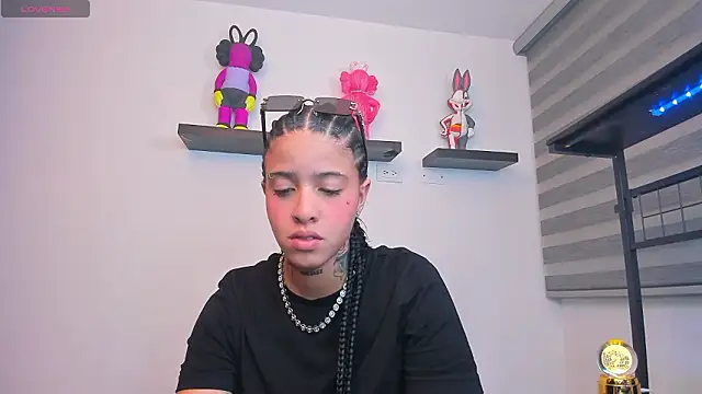 Gangster Girl online show from March 16, 2026, 5:24 am