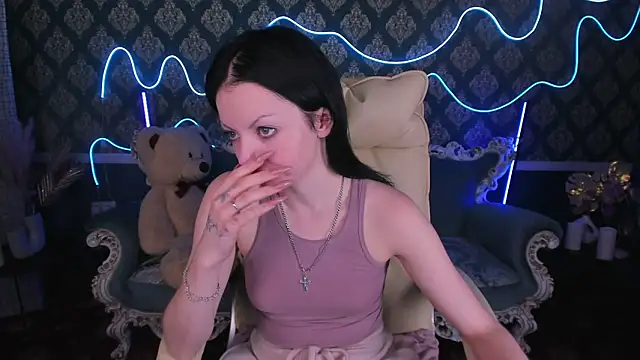 Daisy Delight online show from October 31, 2025, 8:32 pm