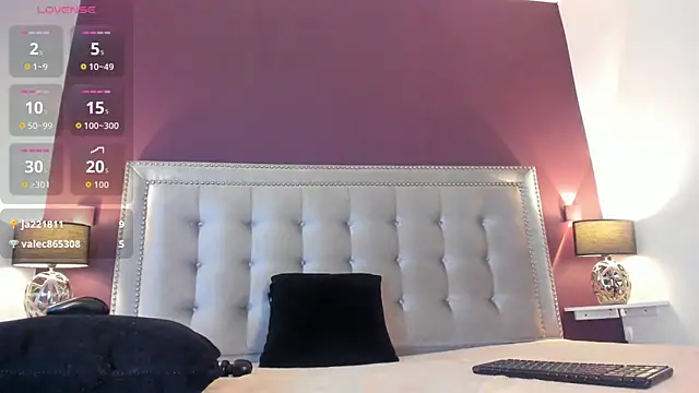 IssyRosse online show from October 29, 2025, 1:46 pm