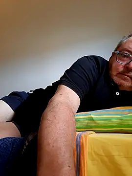 Snapshot of bluangelo chatting on September 17, 2025, 12:18 pm bluangelo online show from September 17, 2025, 12:18 pm