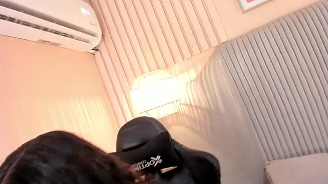 samyriverss online show from December 4, 2025, 5:21 pm