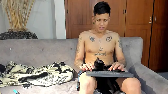 jamesinked  online show from November 7, 2025, 1:49 am