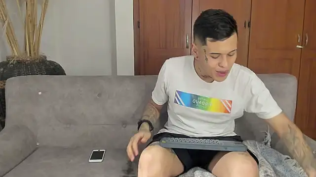 jamesinked  online show from November 29, 2025, 10:24 pm