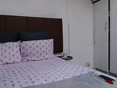 Sweet nicole98 online show from April 11, 2026, 7:29 pm