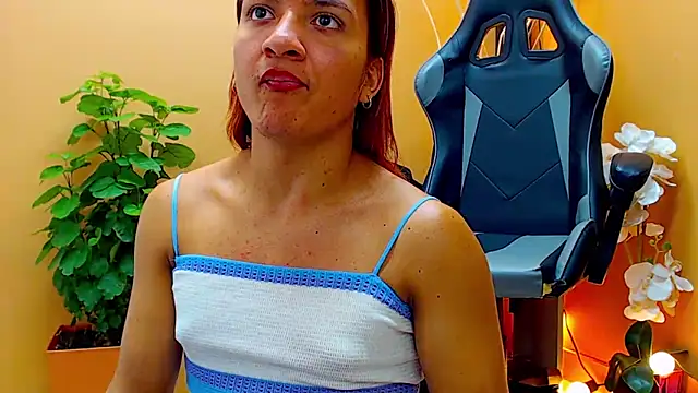 aslyhernandez 7 online show from February 26, 2025, 9:58 pm