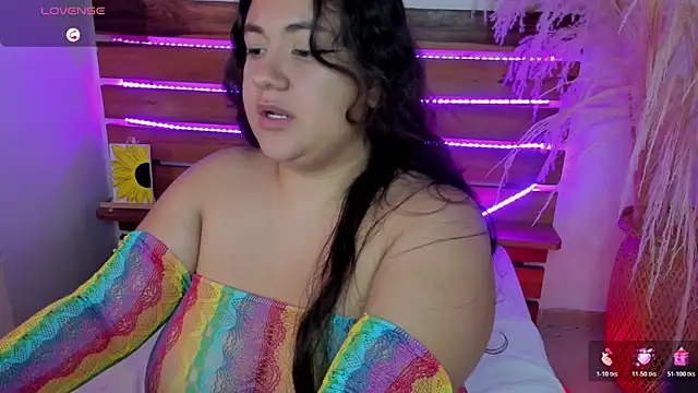 Snapshot of nadine_russo chatting on March 27, 2026, 1:33 am nadine russo online show from March 27, 2026, 1:33 am