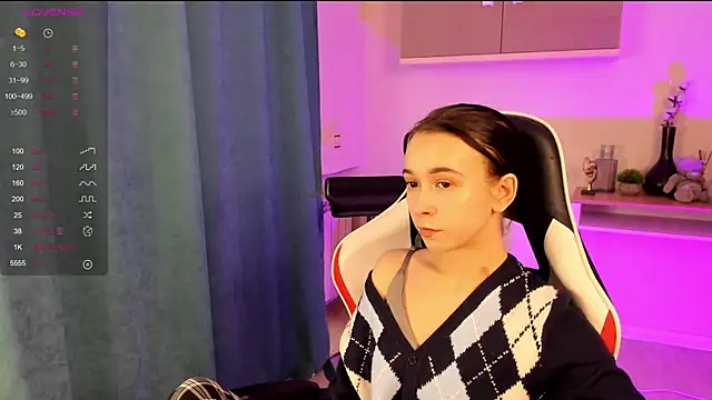 LilithStrangfor online show from December 17, 2024, 11:17 am