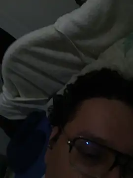 beautiful hands  online show from April 22, 2026, 3:31 am