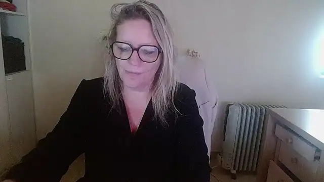 Snapshot of Silkesquirt chatting on October 10, 2025, 8:13 am Silkesquirt online show from October 10, 2025, 8:13 am