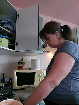 Snapshot of larylary6969 chatting on December 12, 2024, 12:22 pm larylary6969 online show from December 12, 2024, 12:22 pm