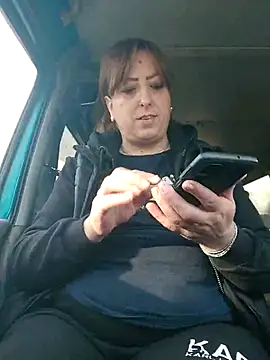 Snapshot of larylary6969 chatting on February 14, 2025, 1:29 pm larylary6969 online show from February 14, 2025, 1:29 pm