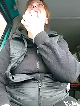 Snapshot of larylary6969 chatting on February 17, 2025, 1:21 pm larylary6969 online show from February 17, 2025, 1:21 pm