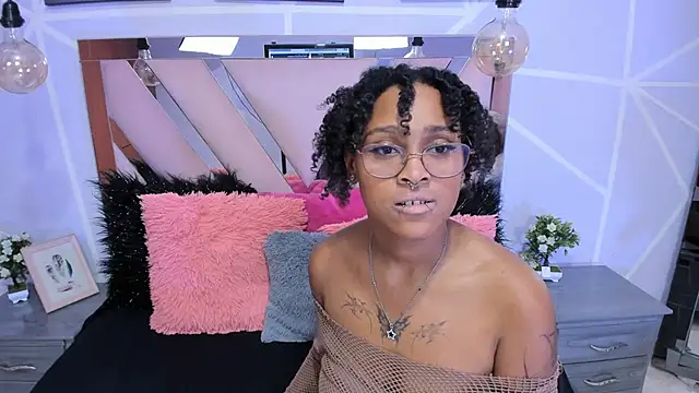 Elith noa online show from February 7, 2025, 10:52 pm