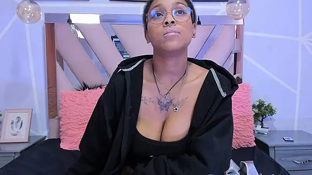 Elith noa online show from February 11, 2025, 10:39 pm