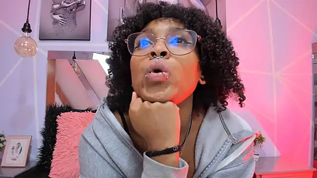 Elith noa online show from February 12, 2025, 10:59 pm