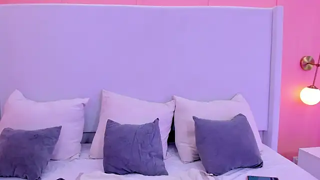 shaina vasquez online show from November 2, 2025, 4:26 am