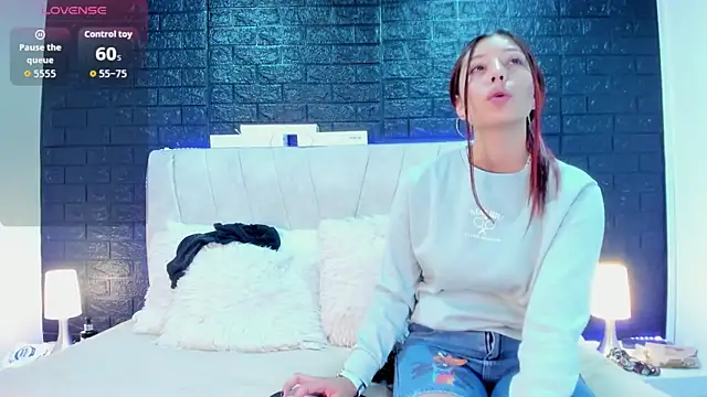 liittleangels online show from September 27, 2025, 2:49 am