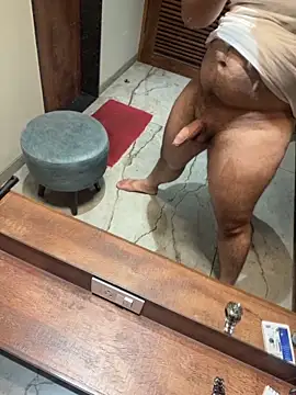 versatile guy01 online show from October 18, 2025, 6:52 pm