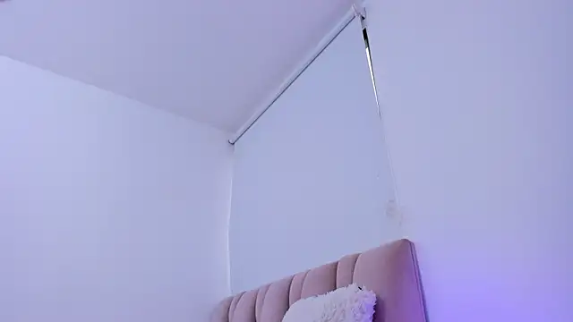 ZarianaEvanz online show from March 31, 2026, 10:32 pm