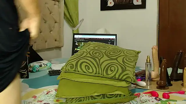 VioletKing4u online show from October 13, 2025, 3:17 am