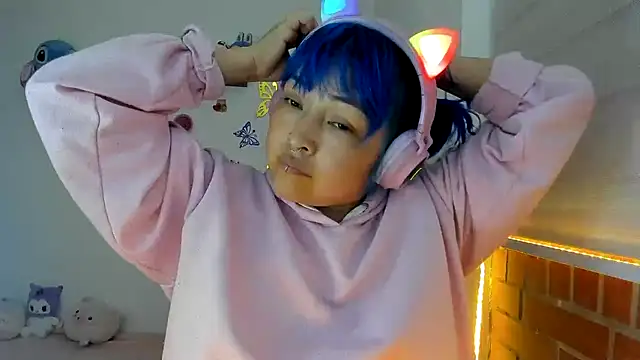 Shaddycute  online show from October 26, 2025, 4:46 pm