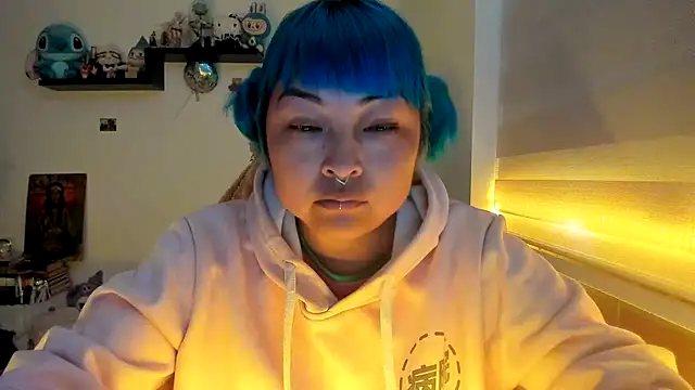 Shaddycute  online show from January 11, 2026, 1:27 pm