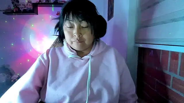 Shaddycute  online show from July 3, 2026, 1:56 am
