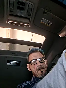 Snapshot of gettinit2wice chatting on March 12, 2026, 2:45 pm gettinit2wice online show from March 12, 2026, 2:45 pm