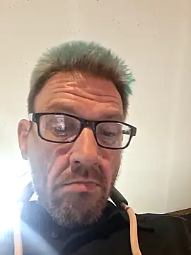 Snapshot of gettinit2wice chatting on March 19, 2026, 9:02 am gettinit2wice online show from March 19, 2026, 9:02 am