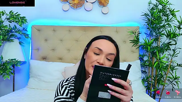 Snapshot of DaliyaArabian chatting on April 4, 2026, 12:24 pm DaliyaArabian online show from April 4, 2026, 12:24 pm