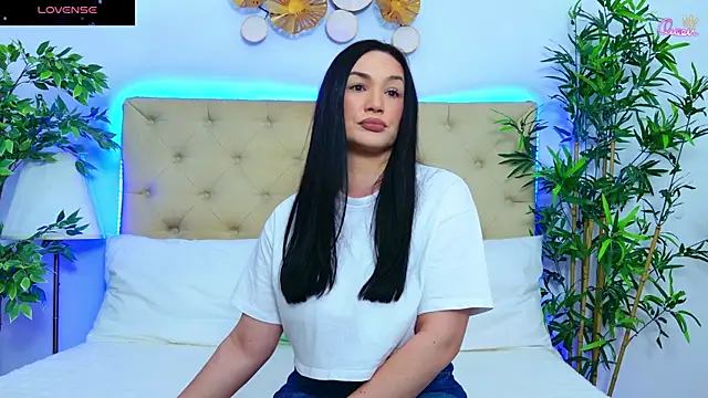 Snapshot of DaliyaArabian chatting on April 16, 2026, 12:39 pm DaliyaArabian online show from April 16, 2026, 12:39 pm