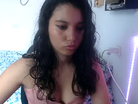 Snapshot of HannaKlein chatting on October 6, 2025, 1:08 pm HannaKlein online show from October 6, 2025, 1:08 pm