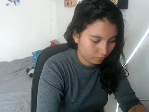 HannaKlein online show from December 16, 2025, 7:08 pm