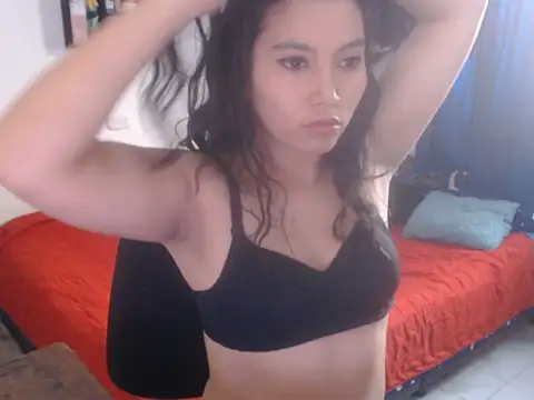 HannaKlein online show from February 11, 2026, 1:38 pm