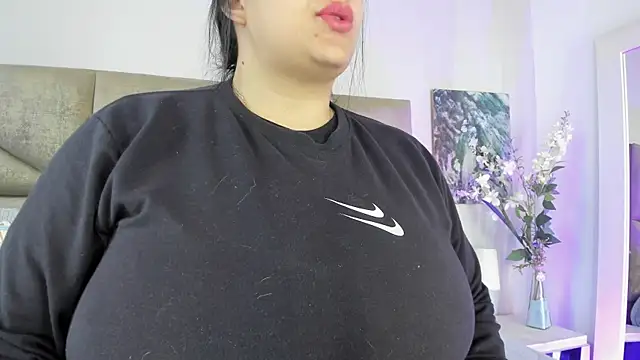 Salomesimos1 online show from February 8, 2025, 3:31 pm