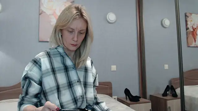 AvelinaLeoni online show from April 20, 2026, 6:38 am