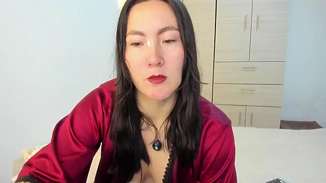 Elle Lee  online show from January 6, 2026, 4:21 pm