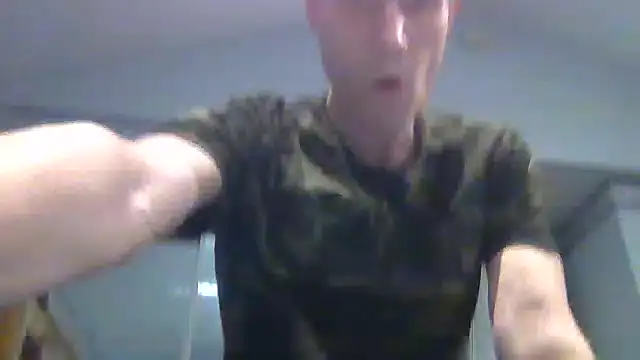 kollzCloudzz online show from May 25, 2026, 2:50 am
