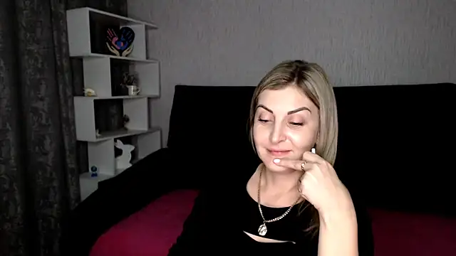 Amelia Harper online show from December 6, 2024, 6:39 pm