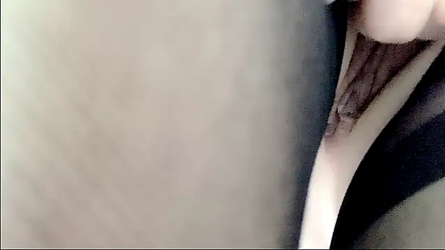 aisha123123 online show from October 7, 2025, 2:53 am