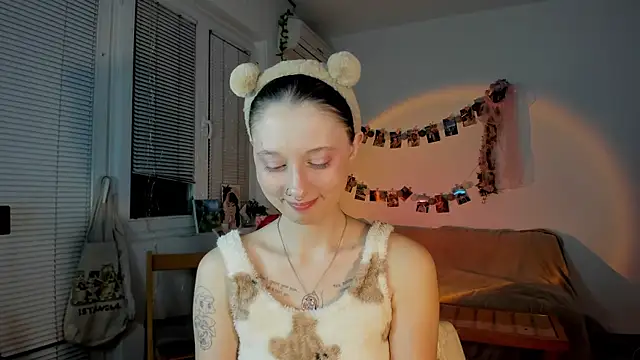 Jenny darling love online show from March 11, 2025, 7:36 pm