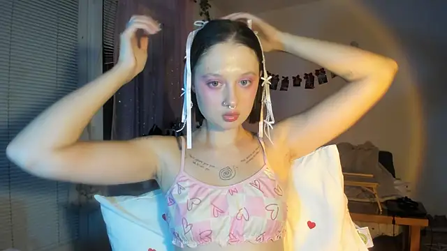 Jenny darling love online show from December 3, 2025, 7:23 pm