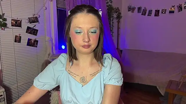 Jenny darling love online show from May 4, 2026, 6:15 pm