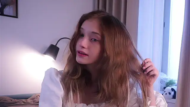 EdlinHargus online show from October 21, 2025, 1:39 am