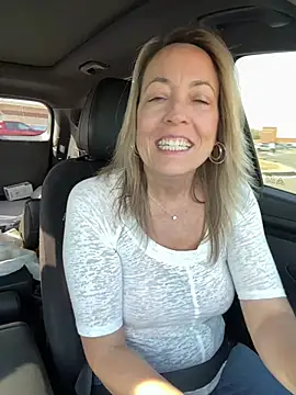 Cherry-red-xo online show from March 13, 2025, 8:54 pm